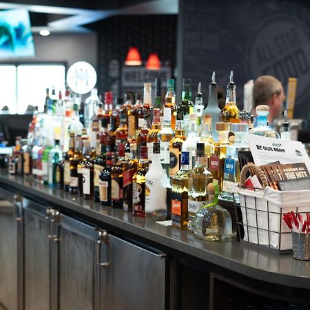 Ramada By Wyndham Sioux Falls Airport - Waterpark Resort & Event Center Bagian luar foto