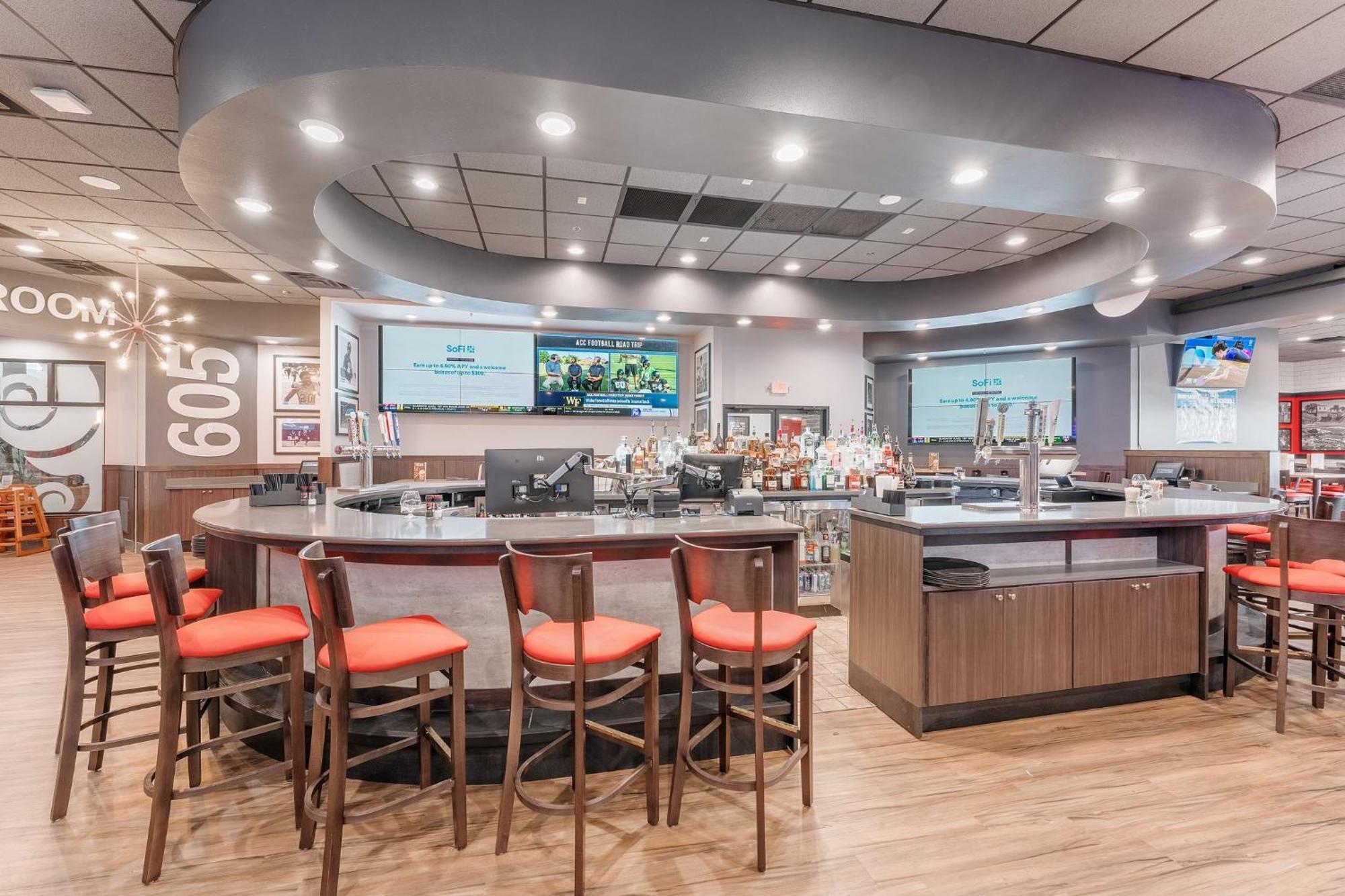Ramada By Wyndham Sioux Falls Airport - Waterpark Resort & Event Center Bagian luar foto