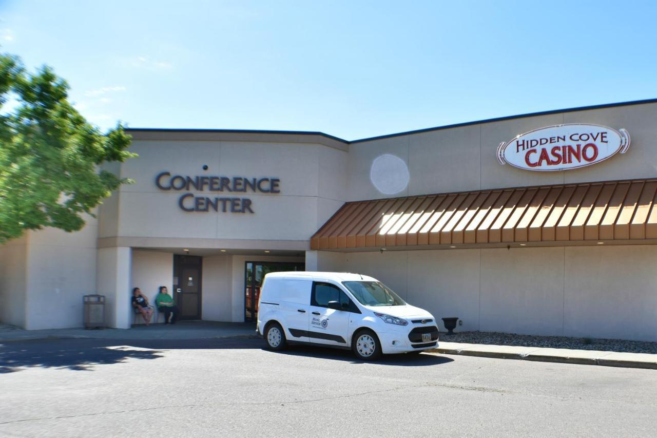 Ramada By Wyndham Sioux Falls Airport - Waterpark Resort & Event Center Bagian luar foto